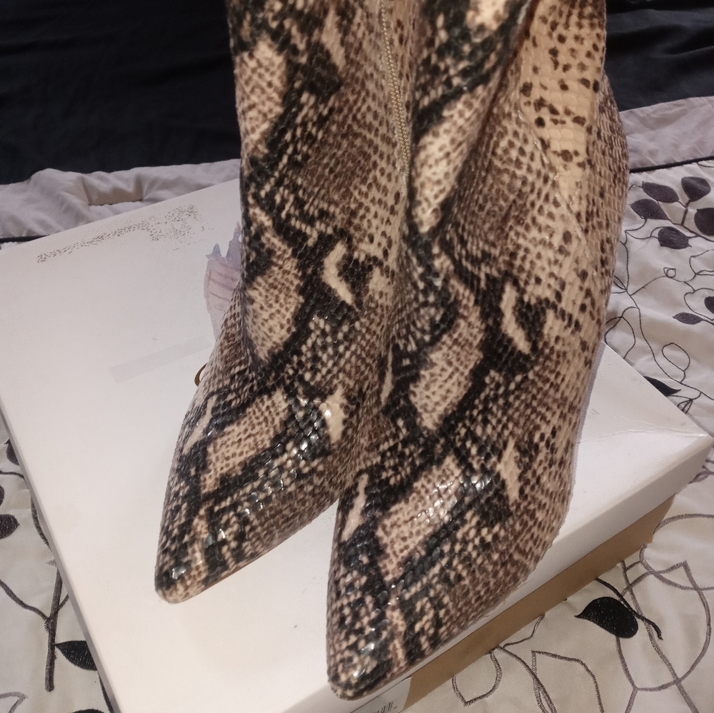 Beautiful snakeskin booties!